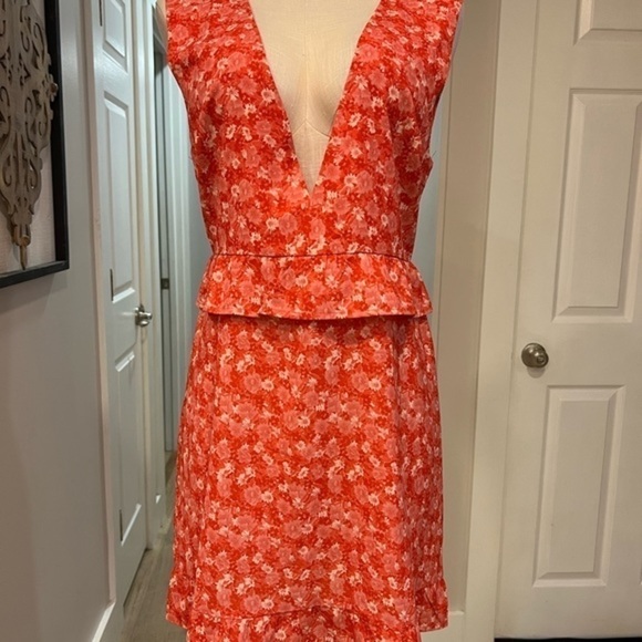 Nightwalker Peplum Floral Mini Dress with Plunging V Neckline - Picture 5 of 15